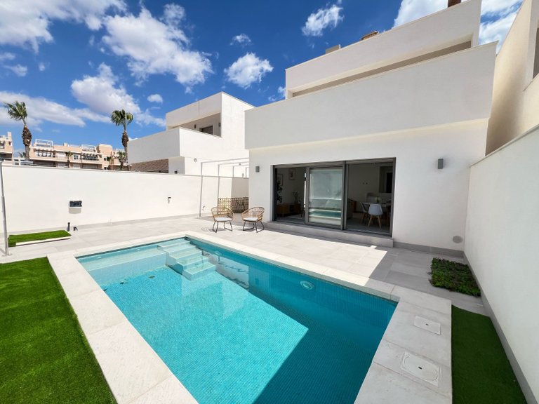 Villa for Sale in El Barranco, Los Dolses, Alicante 2
