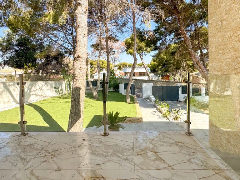 Villa for Sale in Los Balcones, Torrevieja, Alicante 18
