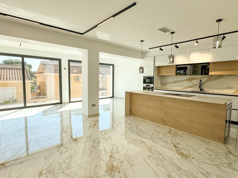 Villa for Sale in Los Balcones, Torrevieja, Alicante 13