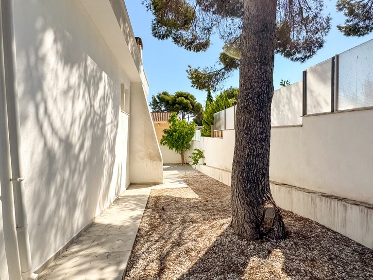 Villa for Sale in Los Balcones, Torrevieja, Alicante 40