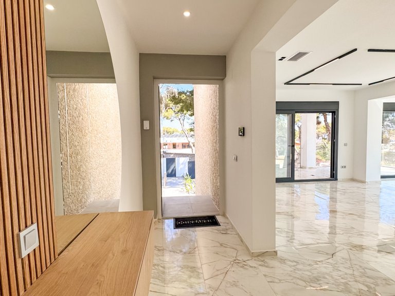 Villa for Sale in Los Balcones, Torrevieja, Alicante 36