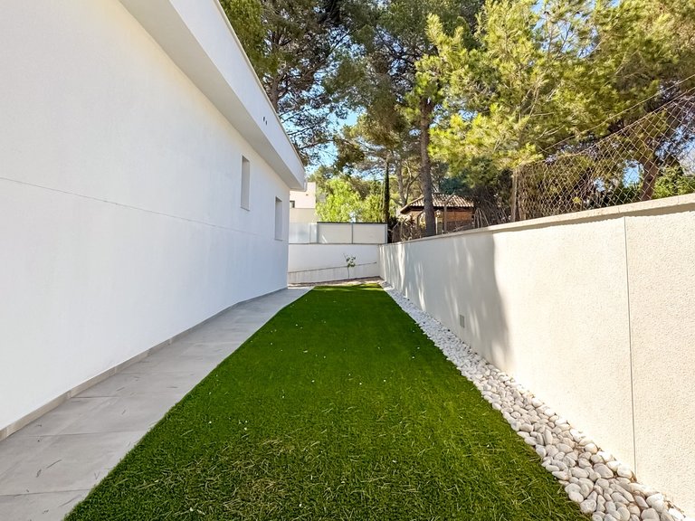 Villa for Sale in Los Balcones, Torrevieja, Alicante 38