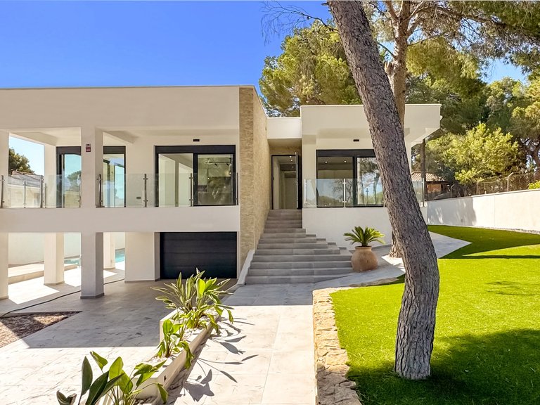 Villa for Sale in Los Balcones, Torrevieja, Alicante 1