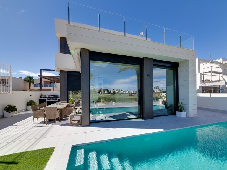 Villa for Sale in Lo Romero golf resort, Pilar De La Horadada, Alicante 1