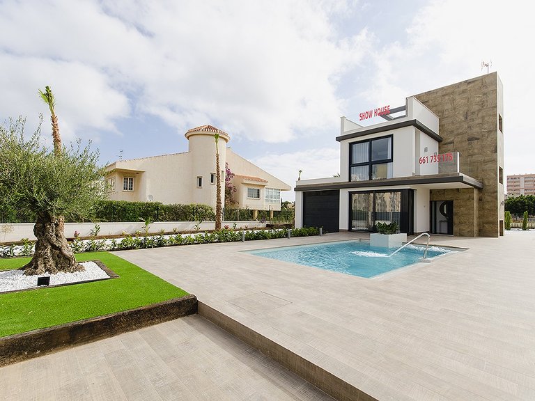 Villa for Sale in Playa Honda, La Manga, Murcia 1