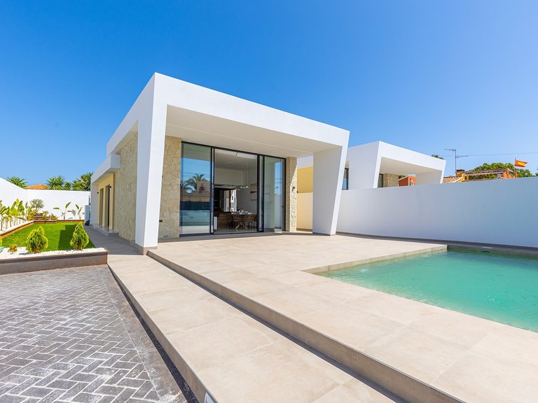 Villa for Sale in Los Balcones, Torrevieja, Alicante 2