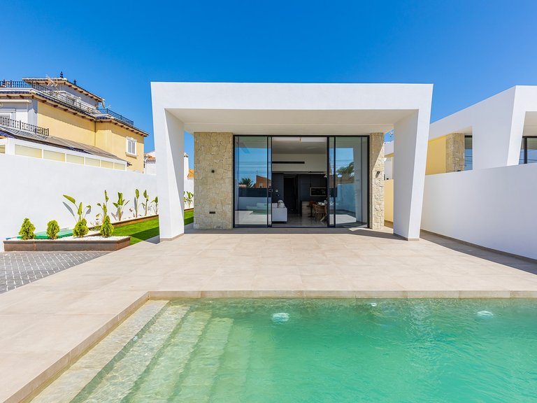 Villa for Sale in Los Balcones, Torrevieja, Alicante 3