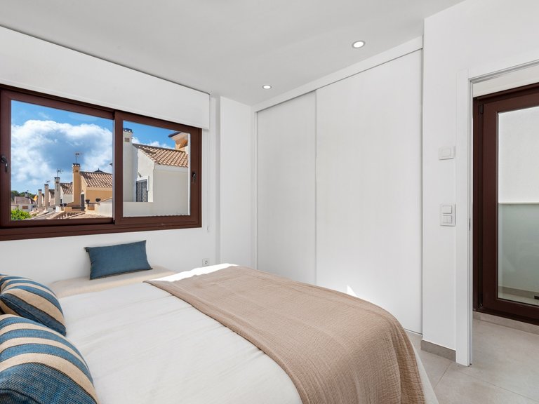 Villa for Sale in Mil Palmeras, Alicante 20