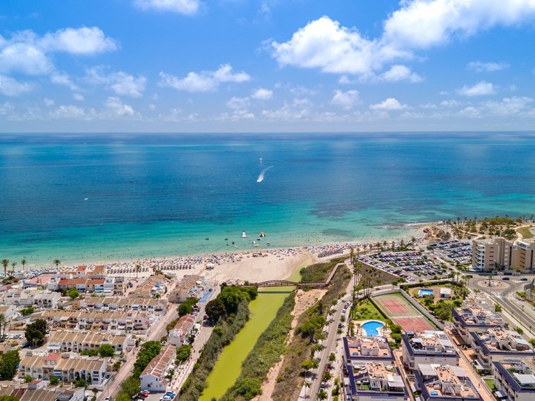 Villa for Sale in Mil Palmeras, Alicante 36