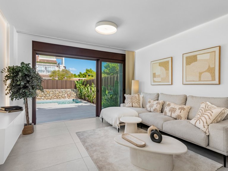 Villa for Sale in Mil Palmeras, Alicante 7