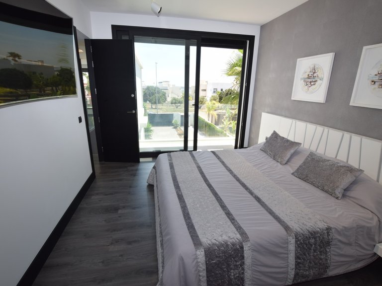 Villa for Sale in Dona Pepa, Ciudad Quesada, Alicante 25