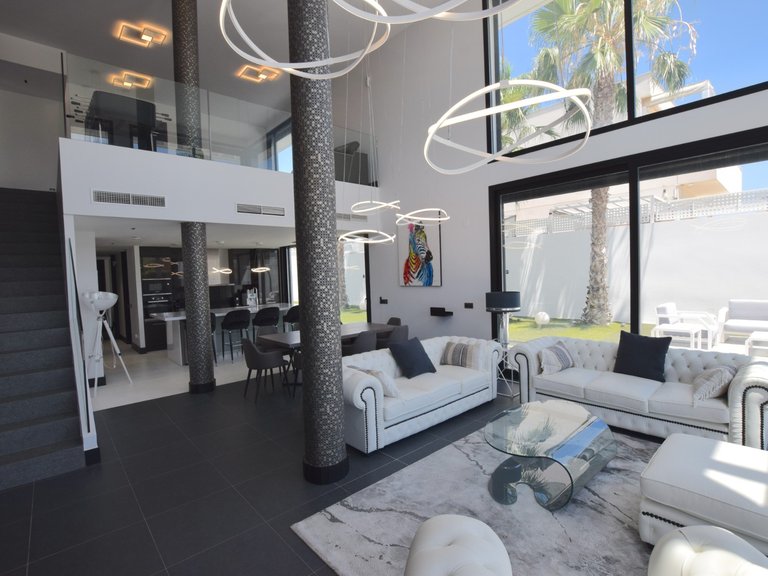 Villa for Sale in Dona Pepa, Ciudad Quesada, Alicante 5