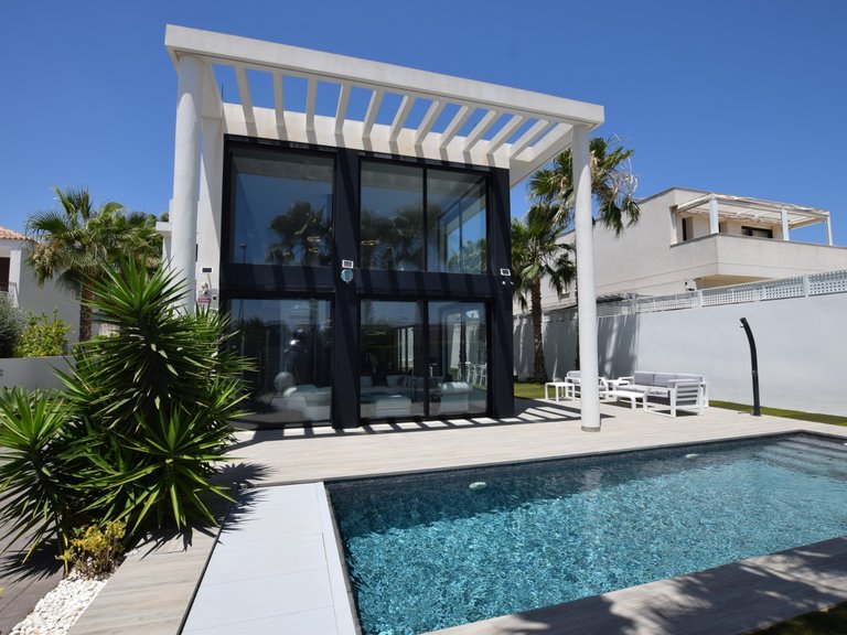 Villa for Sale in Dona Pepa, Ciudad Quesada, Alicante 47