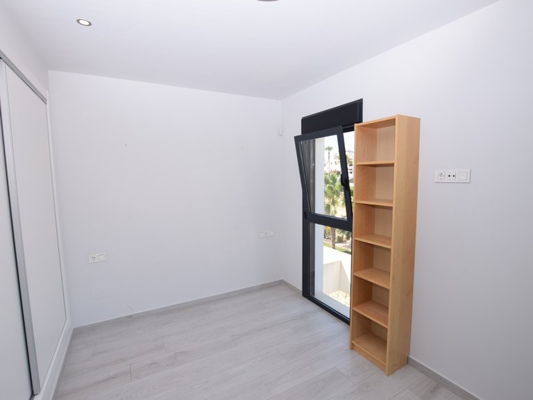 Penthouse for Sale in Pau 8, Villamartin, Alicante 10
