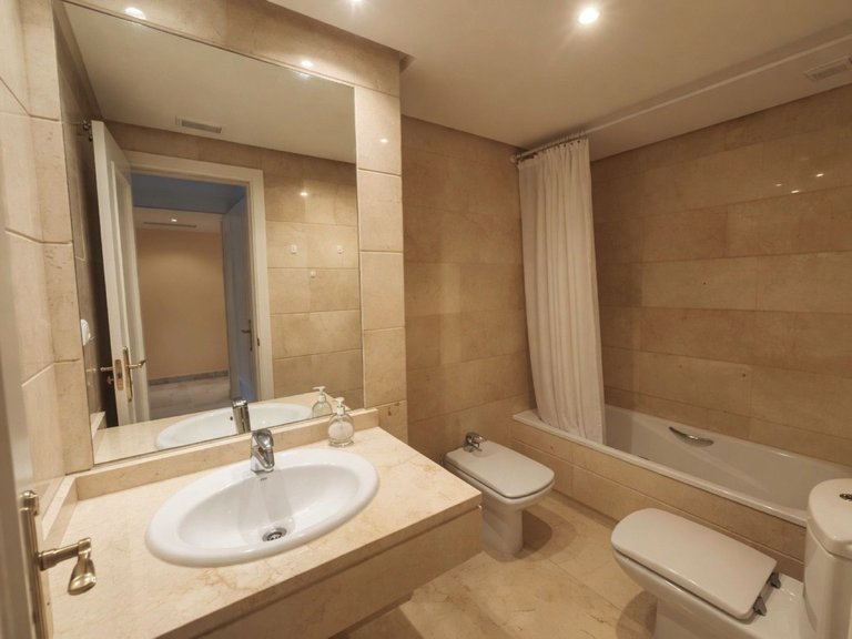 Apartment for Sale in Nueva Andalucía, Malaga 13