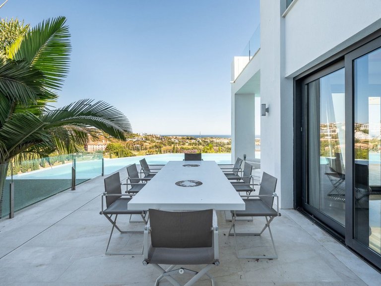 Villa for Sale in Los Flamingos, Malaga 14