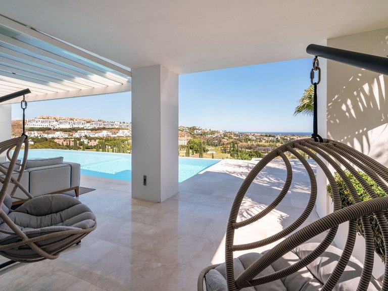 Villa for Sale in Los Flamingos, Malaga 15
