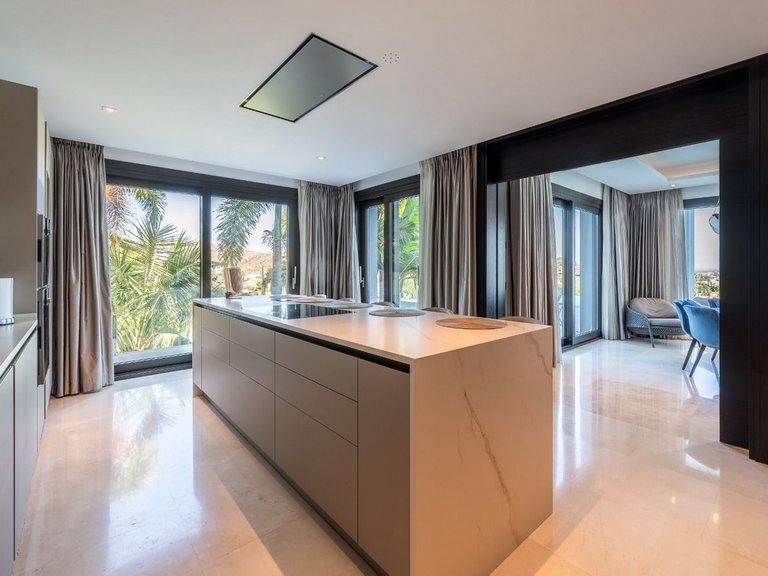 Villa for Sale in Los Flamingos, Malaga 20