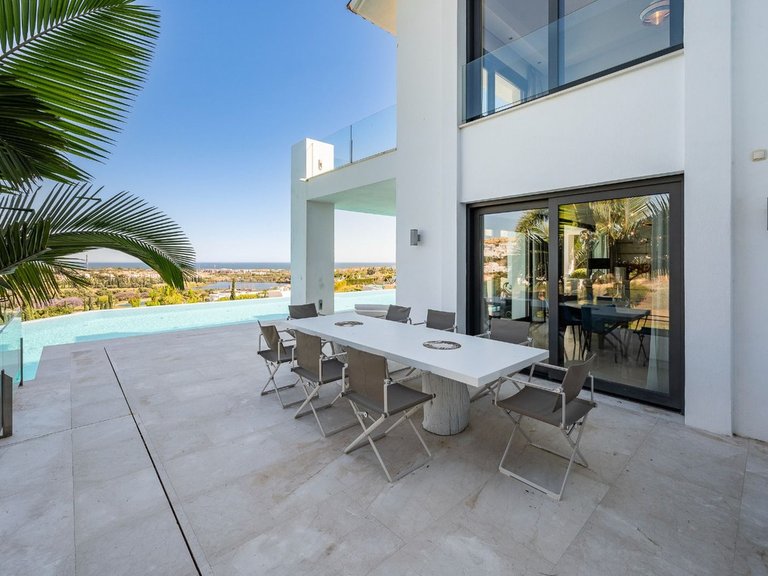Villa for Sale in Los Flamingos, Malaga 21