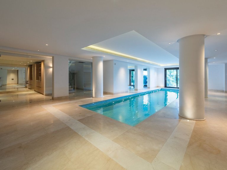 Villa for Sale in Los Flamingos, Malaga 25