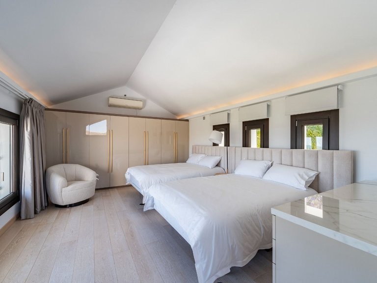 Villa for Sale in Los Flamingos, Malaga 30
