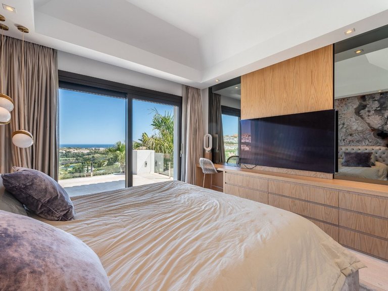 Villa for Sale in Los Flamingos, Malaga 34