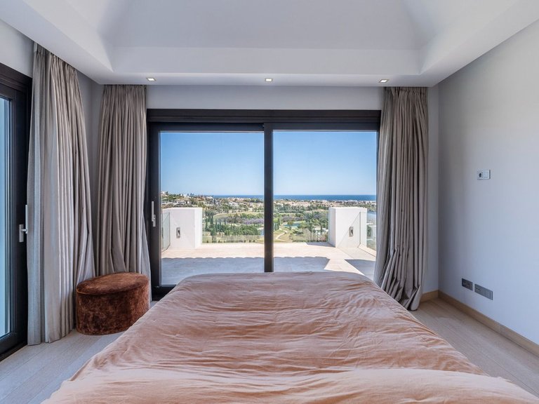 Villa for Sale in Los Flamingos, Malaga 39