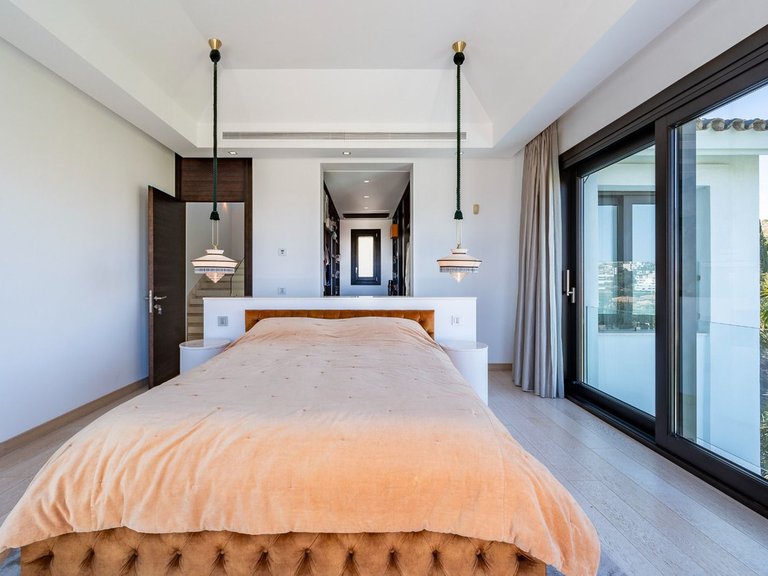 Villa for Sale in Los Flamingos, Malaga 40