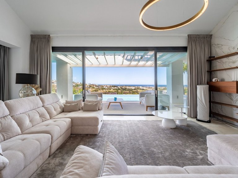 Villa for Sale in Los Flamingos, Malaga 42