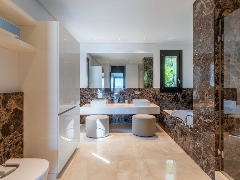 Villa for Sale in Los Flamingos, Malaga 43