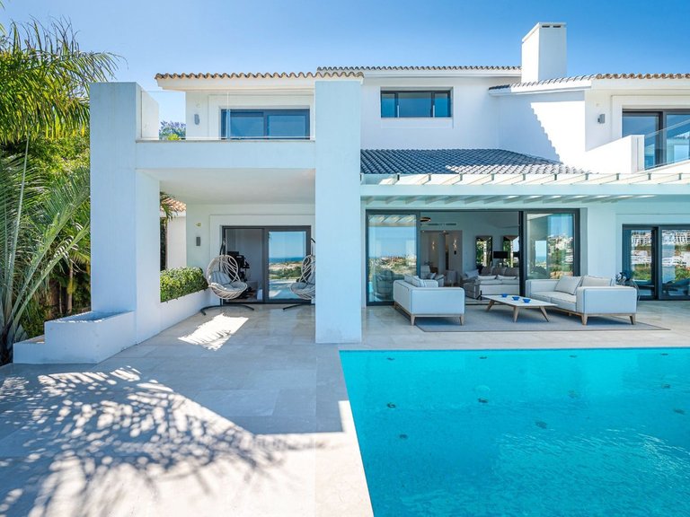 Villa for Sale in Los Flamingos, Malaga 47
