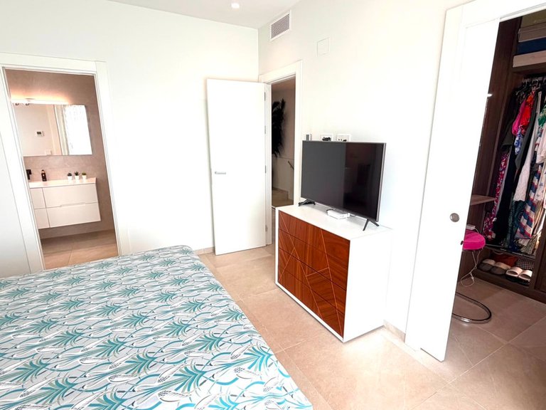 Villa for Sale in Los Montesinos, Alicante 41