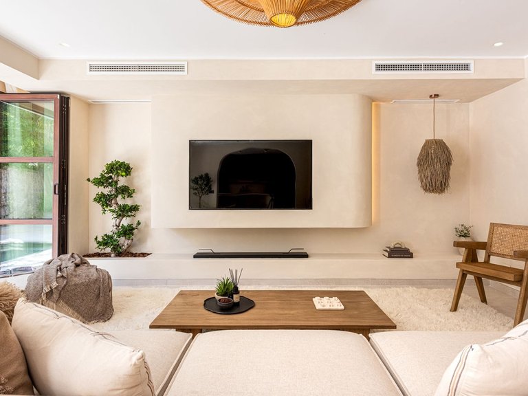 Town House for Sale in The Golden Mile, Malaga 11