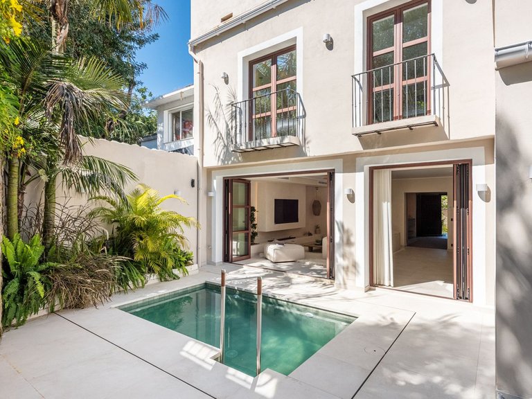 Town House for Sale in The Golden Mile, Malaga 13