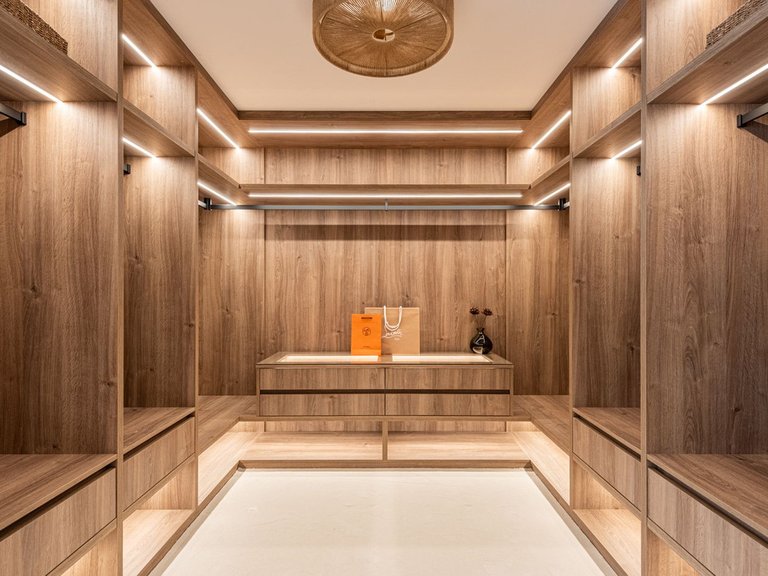 Town House for Sale in The Golden Mile, Malaga 18