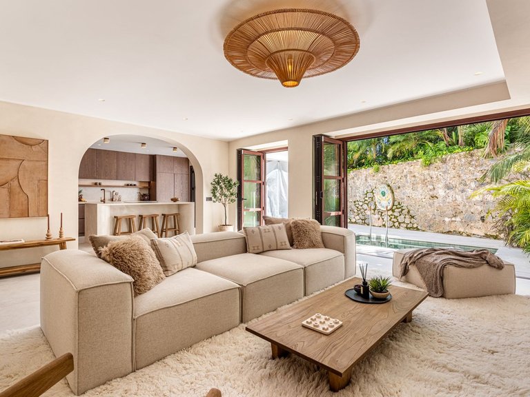 Town House for Sale in The Golden Mile, Malaga 2