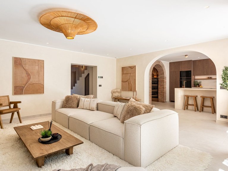 Town House for Sale in The Golden Mile, Malaga 3