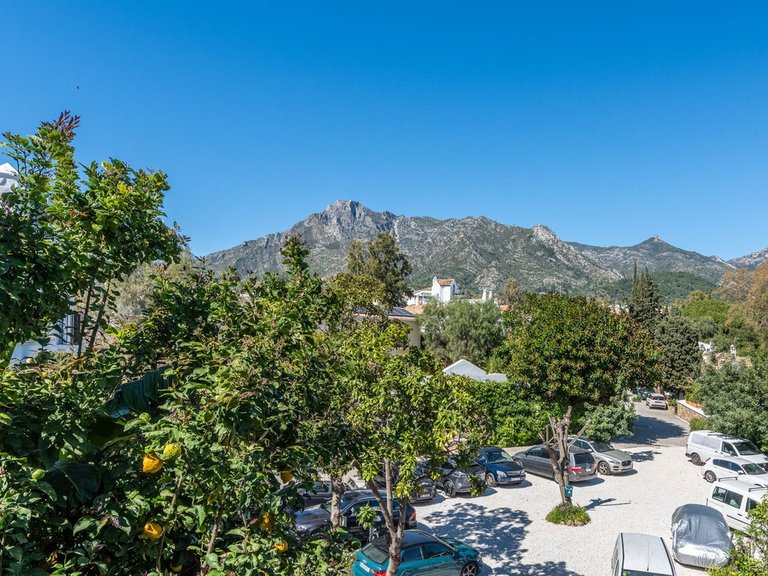 Town House for Sale in The Golden Mile, Malaga 38