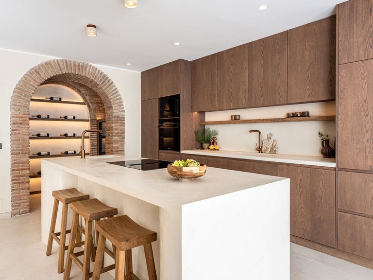 Town House for Sale in The Golden Mile, Malaga 6
