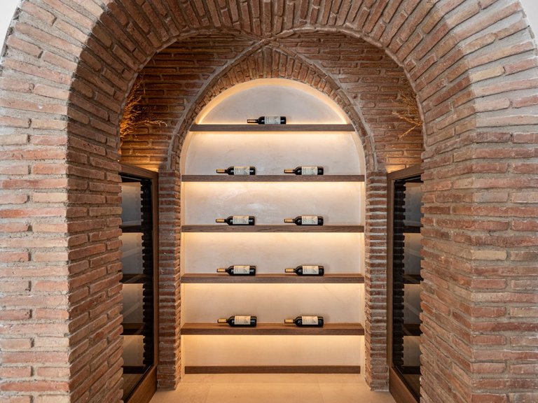 Town House for Sale in The Golden Mile, Malaga 8