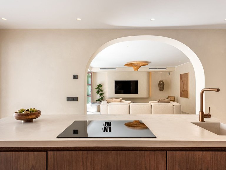 Town House for Sale in The Golden Mile, Malaga 9