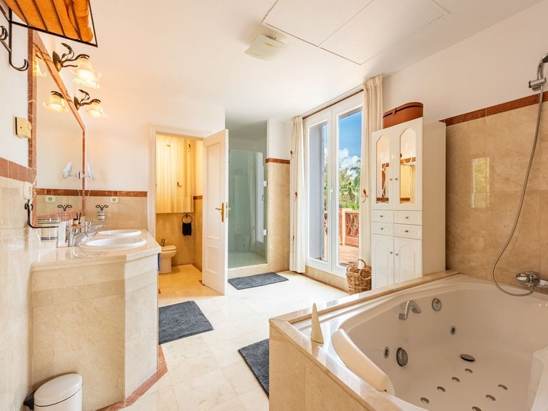 Villa for Sale in Casares Playa, Malaga 27