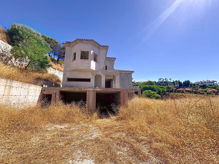 Villa for Sale in Valtocado, Malaga 1