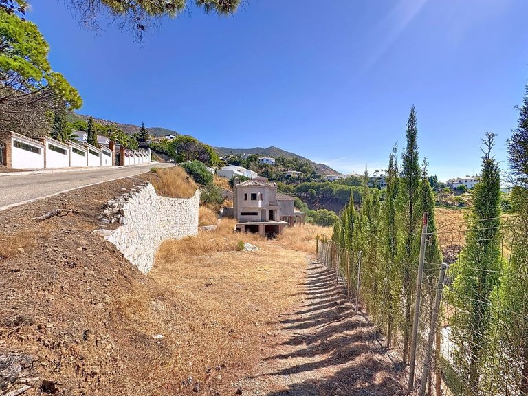 Villa for Sale in Valtocado, Malaga 2