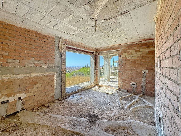 Villa for Sale in Valtocado, Malaga 5