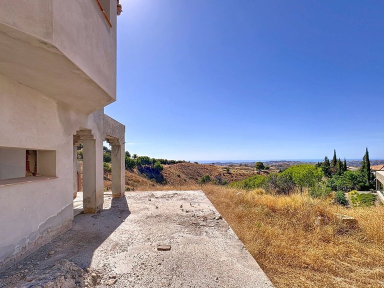 Villa for Sale in Valtocado, Malaga 7