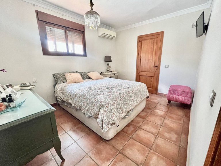 Villa for Sale in Nueva Andalucía, Malaga 10