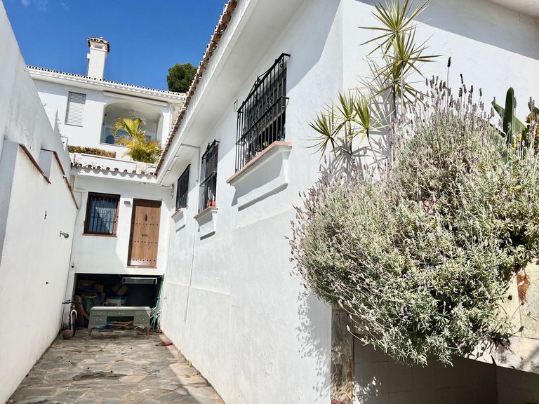 Villa for Sale in Nueva Andalucía, Malaga 18