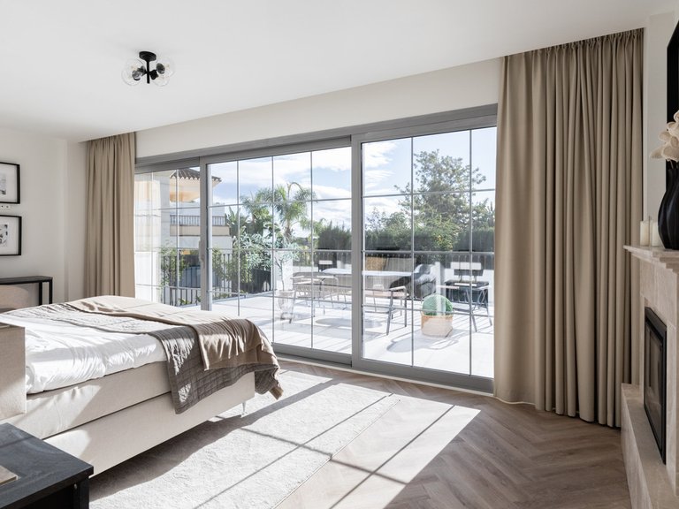 Villa for Sale in Los Arqueros, Malaga 12