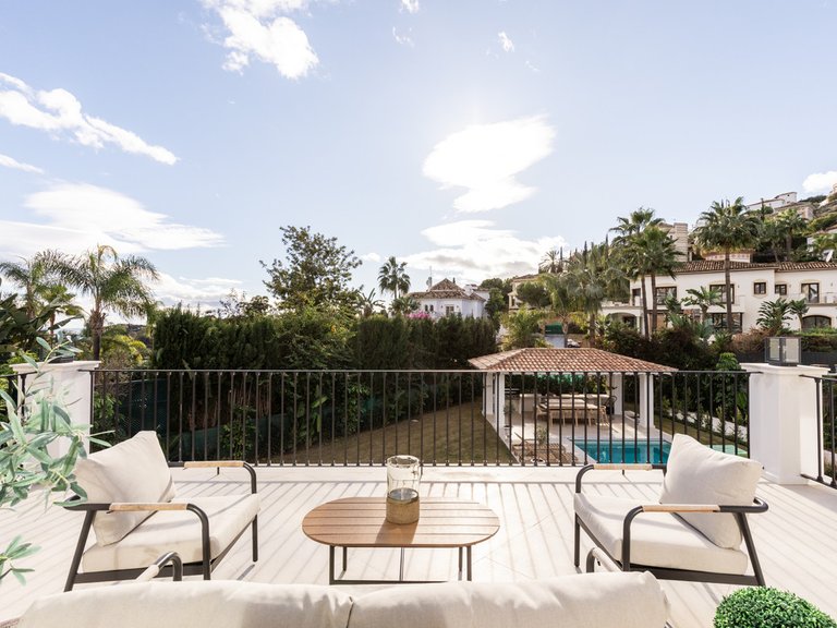 Villa for Sale in Los Arqueros, Malaga 32